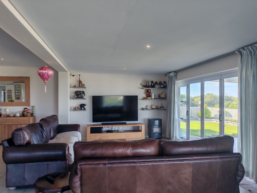 3 Bedroom Property for Sale in Cannon Rocks Eastern Cape
